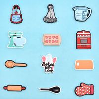 Breloques en gros pour ustensiles de cuisine, nouveau design, breloques pour chaussures de cuisine, épingles pour sabots de cuisine, décorations de chaussures en caoutchouc PVC
