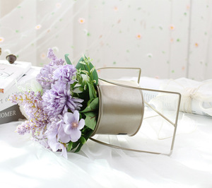 Arrangement de fleurs artificielles dans un pot en métal avec étiquette « Have A Nice Day » pour la décoration de bureau - Product Image 5