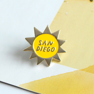 Personnalisable laiton métal émail doux broche nouveau Design <span class=keywords><strong>film</strong></span> et télévision drame acteur insigne sérigraphie - Product Image 3