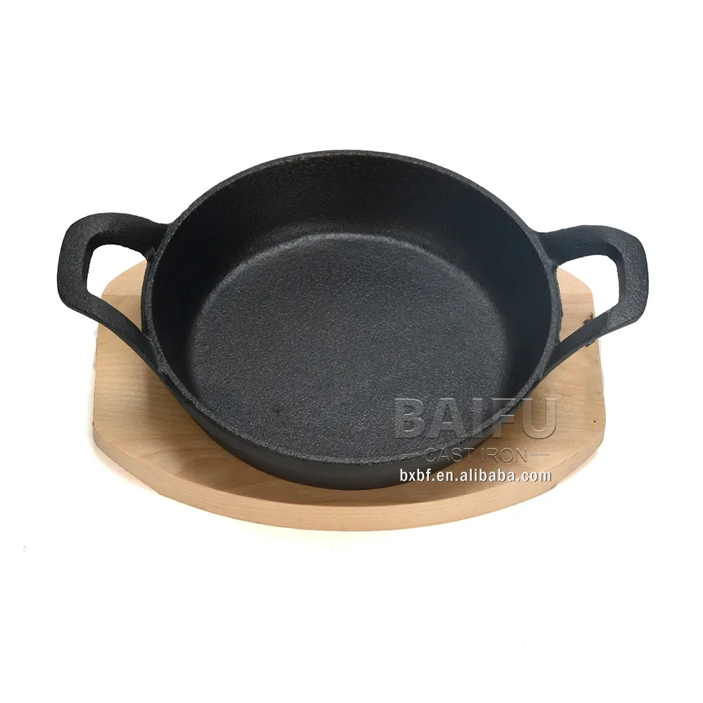 Cast Iron Ramekin Set Oven Safe Mini Skillets Bakeware Bowls Casserole Pots Single Serve with wooden tray sizzling dishes