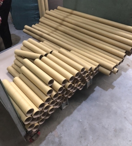 Tube en carton robuste 77 x 12T x 1000 mm avec embouts métalliques, noyau en papier kraft industriel pour l'enroulement de tapis et de tissus, usage global - Product Image 1