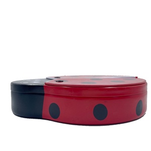Caja Metálica de Almacenamiento con Forma de Escarabajo, Reciclable, de Hojalata, con Diseño Alternado Rojo y Negro, Marca HZ, Modelo HZ-370, para Regalo, Empaque Personalizado - Product Image 3