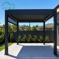 Pergola bioclimatique en aluminium résistante aux intempéries avec toit à lames orientables intelligentes pour piscines extérieures et zones de loisirs - Style nature