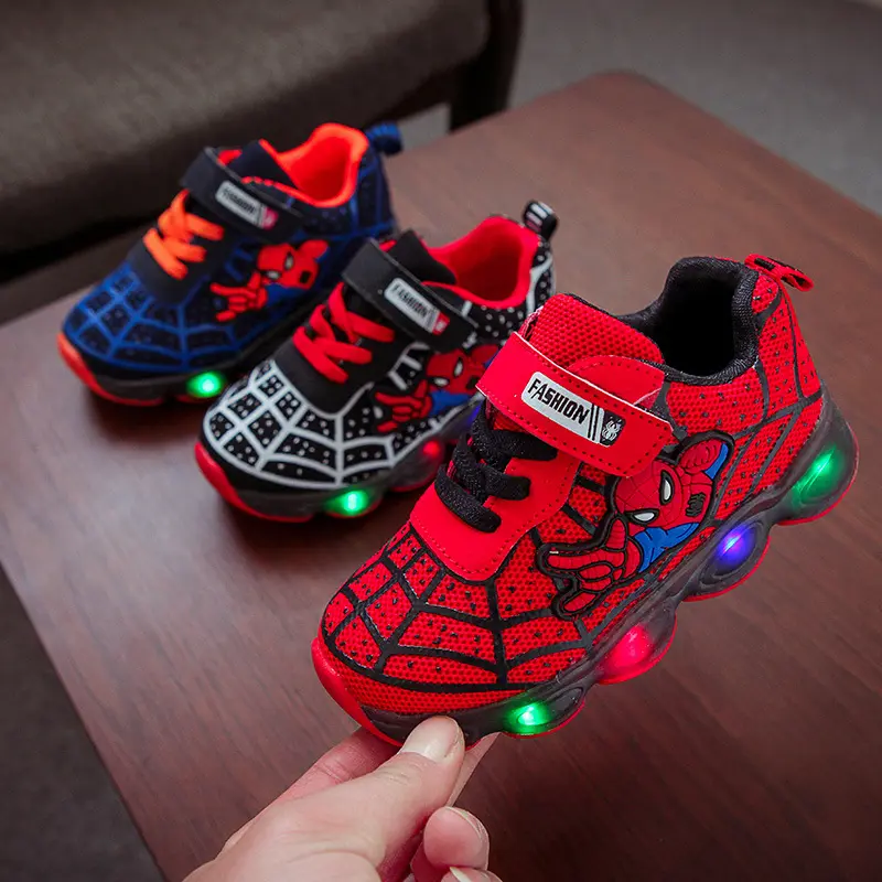 Лидер продаж, Дизайнерские повседневные беговые кроссовки «Человек-паук» со светодиодной подсветкой, детская спортивная обувь для мальчиков и девочек