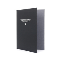Carpeta para Diploma Mondon ZS110 de Cuero Granulado Tamaño A4 8.5x11 con Logotipo Plateado