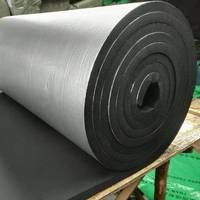 Rouleau d'isolation thermique en mousse de caoutchouc à cellules fermées auto-adhésif NBR PVC élastomère pour conduits CVC