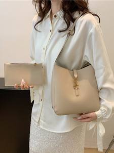 Nouveau <span class=keywords><strong>Sac</strong></span> Seau <span class=keywords><strong>Femme</strong></span> en PU Texturé Grande Capacité 2026 Yangshulun Printemps/Été, <span class=keywords><strong>Sac</strong></span> de Navettage à Bandoulière Unique et à Porter sous le Bras avec Fermeture Éclair - Product Image 3