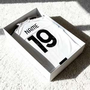 Maillot <span class=keywords><strong>de</strong></span> football thaïlandais <span class=keywords><strong>de</strong></span> qualité à manches courtes 100 % polyester 2026 – Classique domicile et extérieur avec numéro, nom et LOGO imprimés - Product Image 1