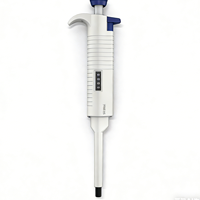 Pipette manuelle monocanal Q Series 0,1 µl-10 ml à volume réglable avec embouts de laboratoire pour micro-échantillons