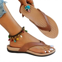 Nouvelles sandales tongs lumineuses respirantes pour femme, style été 2026, à semelle souple antidérapante, couleur unie, grandes tailles, pour l'extérieur