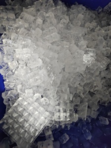 <span class=keywords><strong>ICE</strong></span>-420P nhà máy trực tiếp chất lượng tốt nhất 200kg/24h kinh doanh tự động <span class=keywords><strong>Ice</strong></span> Maker bán buôn giá rẻ giá <span class=keywords><strong>Ice</strong></span> <span class=keywords><strong>Cube</strong></span> khay <span class=keywords><strong>Ice</strong></span> Block hình dạng - Product Image 5