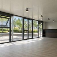 Vente en gros de maisons mobiles préfabriquées, conteneurs modulaires à façade en verre trempé, service d'installation clé en main complet