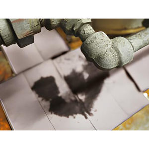 Tissus absorbants perforés et prédécoupés Carvel 41x46cm pour liquides industriels dans distributeur (100 pcs) - Product Image 1