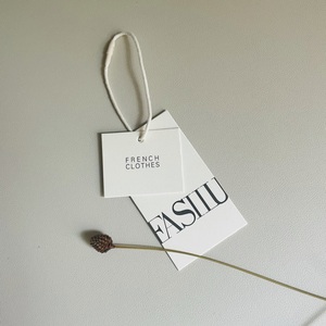 Biểu Tượng Tùy Chỉnh In Giấy Đu Hangtags Quần Áo May Mặc Tag Tùy Chỉnh In Ấn Cổ Điển Giấy Treo Tag - Product Image 6