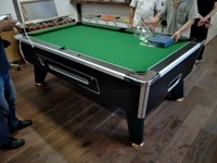 Mesa de Billar de Madera Sólida Personalizada Directo de Fábrica, Operada con Monedas, con Sistema Automático de Retorno de Bolas para Bares y Clubes