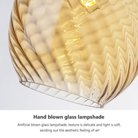 Luminaire suspendu à LED pour chambre à coucher romantique ambrée moderne et simple Lustre en verre tendance pour salle à manger et étude