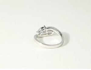 Anillo de compromiso Toi Et Moi de lujo con diamante cultivado en laboratorio de 1.5 CT para mujer, con diseño de diamantes creados en laboratorio con corte de pera E VS. - Product Image 3