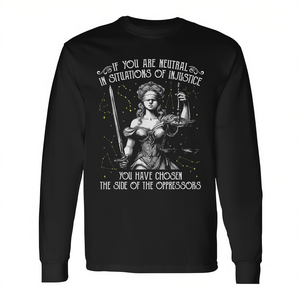 T-shirt a maniche lunghe Social Justice con grafica e citazione Lady Justice per attivisti - Product Image 2