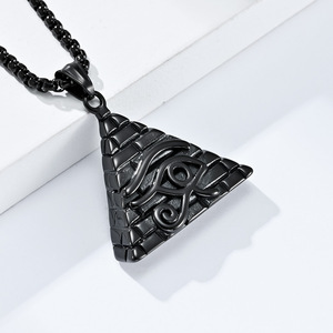 Collier pendentif en acier titane style yunnique rétro, pyramide égyptienne ancienne, œil d'Horus, bijoux artistiques de niche - Product Image 4