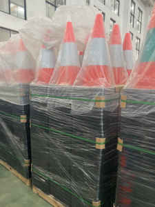 Cône de signalisation routière réfléchissant de haute qualité Australia <span class=keywords><strong>Revolution</strong></span>, en PVC, disponible en tailles 25 cm, 45 cm, 70 cm et 90 cm. - Product Image 6