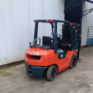Toyota 2.5 Ton Forklift Diesel LPG Dual <b>Fuel</b> Used <b>Industrial</b> Lift Truck - Product Image 4