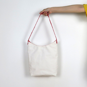 Sac fourre-tout messager en toile pour femme, blanc, avec logo personnalisé, motif tendance, fermeture à boucle, pour le quotidien et les voyages - Product Image 2