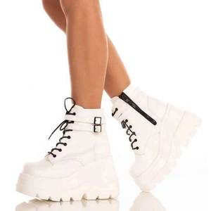 Stivali da <span class=keywords><strong>donna</strong></span> di grandi dimensioni con plateau colorati scarpe sportive casual con tacco a zeppa stivaletti - Product Image 2