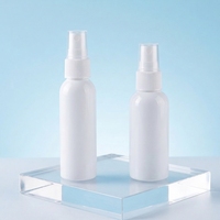 Bouteilles de pulvérisation en plastique vides portables de 60 ml avec buses à brume fine, bouteilles de stockage de liquides cosmétiques de voyage réutilisables blanches