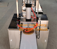Machine automatique de fabrication de petits pains farcis à la vapeur Machine à presser les tartes à pain Machine à fabriquer les baozi momo pupupusa chinois