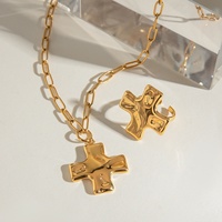 Collier pendentif croix minimaliste de luxe léger européen haut de gamme Gaovo, en acier inoxydable martelé, bijou de niche, cadeau