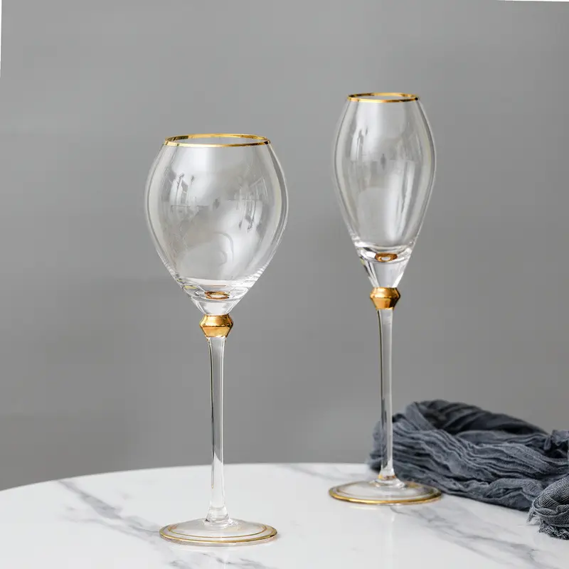 Samlife Gobelets de luxe modernes Verres à vin en verre taillé en cristal sans plomb à longue tige avec rebord doré