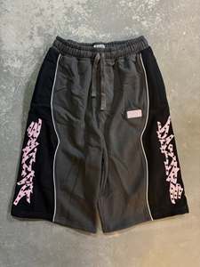 Shorts de survêtement streetwear personnalisés pour hommes, brodés, en molleton délavé 100 % coton, effet vieilli, taille élastique, couleur unie - Product Image 3
