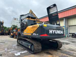Excavatrice sur chenilles Hyundai 305LC-9T d'occasion, 30 tonnes, d'origine coréenne, faible nombre d'heures de fonctionnement, pelle hydraulique pour la construction et l'exploitation minière - Product Image 3