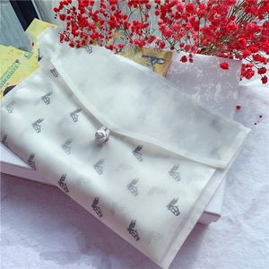 Pochette en tissu organza blanc personnalisable avec logo Fuchen OP, grande taille, fermeture à rabat, pour mariage - Product Image 3
