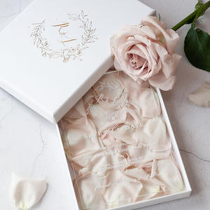 Scatola di lusso in cartone di lusso in carta rigida per inviti di nozze con seta satinata - Product Image 6