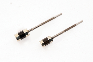 Vis de bouton de queue de violon artisanal en acier inoxydable et fibre de carbone pour Arcos brésiliens, vis chromées - Product Image 3