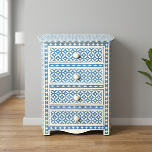 Coffre à tiroirs artisanal en os incrusté, design mosaïque bleu et blanc, style antique, forme rectangulaire, pour la décoration intérieure. - Product Image 3