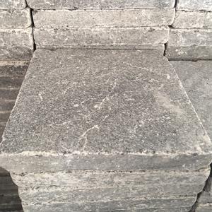 Dalles de pavés en pierre naturelle pour immeuble de bureaux - Product Image 1