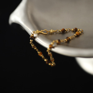 กำไลข้อมือหินไทเกอร์อายแบบเปิดสไตล์เรโทร ชุบทอง 18K สแตนเลสกันน้ำ กันสนิม เครื่องประดับแฟชั่น ขายส่งจำนวนมาก - Product Image 1