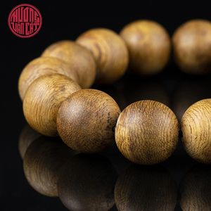 Bracelet en bois d'agar malaisien, perles rondes de 16 mm, teinte rouge, avec grain naturel riche, bijou élégant en bois d'oud - Product Image 2
