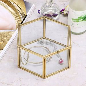 Caja de Joyería Hexagonal de Vidrio de Estilo Vintage con Detalles en Latón Dorado, Organizador de Joyas Transparente, Estuche Decorativo de Estilo Retro para Tocador - Product Image 4