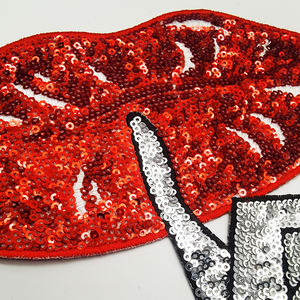Petit quantité minimale de commande bouche langue paillettes patchs de transfert de chaleur T-shirt mode fer sur lèvres rouges Patch de broderie pour vêtement - Product Image 5