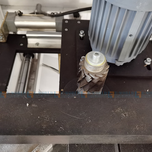 เครื่องเชื่อมมุมหน้าต่าง PVC อัตโนมัติ อุปกรณ์เชื่อมสามด้าน กำจัดรอยต่อกรอบ UPVC ยี่ห้อ Eworld เครื่อง 380V - Product Image 4