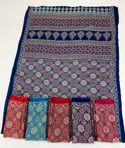 Sari de Crepé Satinado Ajrakh Ligero Más Vendido para Mujer, Ropa Étnica Estampada para Bodas y Fiestas, Incluye Joyería - Product Image 3