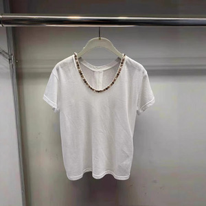 Camiseta de manga corta con cuello redondo y cuentas de color liso para mujer, top básico elegante y único - Product Image 1