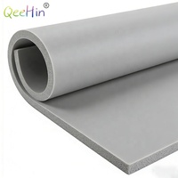 Plaque de mousse en silicone liquide personnalisée à surface lisse pour l'étanchéité et l'amortissement des batteries de véhicules électriques