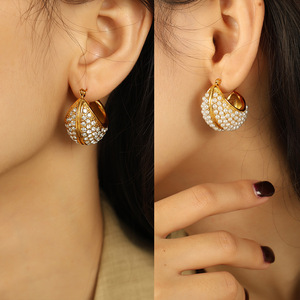 Boucles d'oreilles Huggie en or, perles et cristaux en forme de U pour femmes, bijoux de fête à la mode, en alliage de Zinc EH858 - Product Image 4