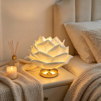 Lampe de table esthétique en forme de rose, lumière LED rose et blanche romantique pour la décoration de la chambre à coucher, cadeau de mariage ou de la Saint-Valentin
