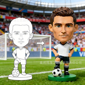 Muñeco Bobblehead Personalizado de Jugador de Fútbol, Figura de Acción con Resorte de Estrella Alemana, Regalo para Fanáticos, Decoración Unisex para Mayores de 14 Años, Material Sintético - Product Image 1