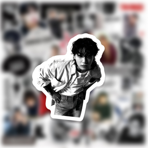 Vente en gros de 50 autocollants en <span class=keywords><strong>vinyle</strong></span> PVC <span class=keywords><strong>KPOP</strong></span> Idol Group Bangtan Boys, impression UV, imperméables, décoration pour la maison - Product Image 2